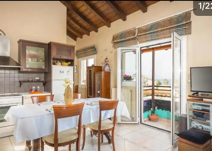 Makis Sea-View Apartment-Corfu Port